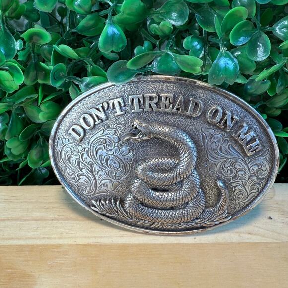 Adult Western Belt Buckle DON'T TREAD ON ME Snake Oval  Silver Tone Gift Cowboy - Picture 1 of 6